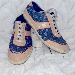 Louis Vuitton monogram shoes  women’s size 10